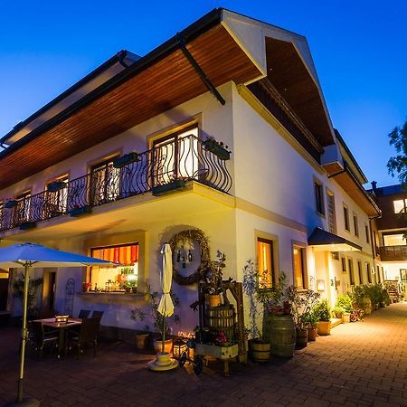 Pension Julia & Haus Elisabeth - Wallner'S Hofheuriger & Weinhof Mörbisch am See Eksteriør billede